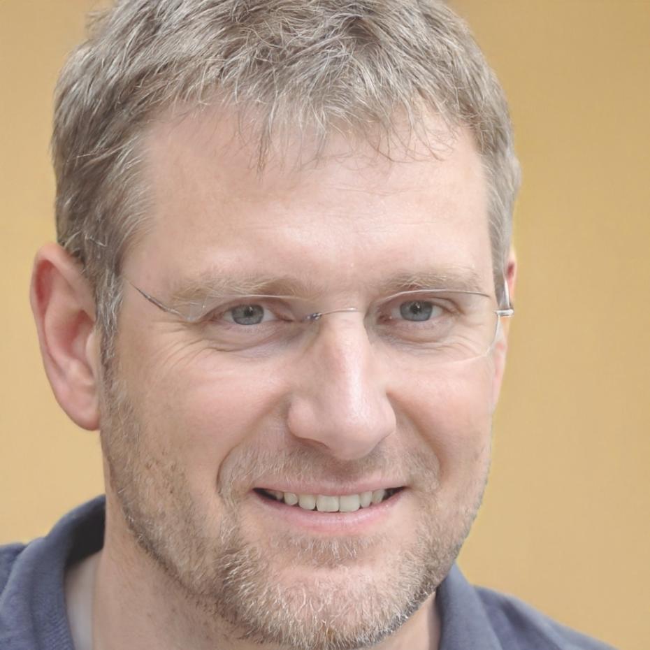 Portrait de Marc Dubois, expert en planification financière